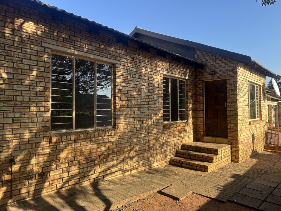 To Let 3 Bedroom Property for Rent in Cashan North West